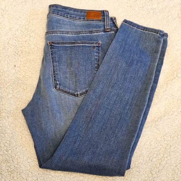 EUC, Woman's Crown & Ivy skinny jeans. Size 10 petite. - Picture 1 of 5